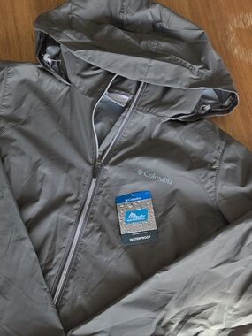 columbia grey waterproof jacket | size large | stowable hood nwt rain shell